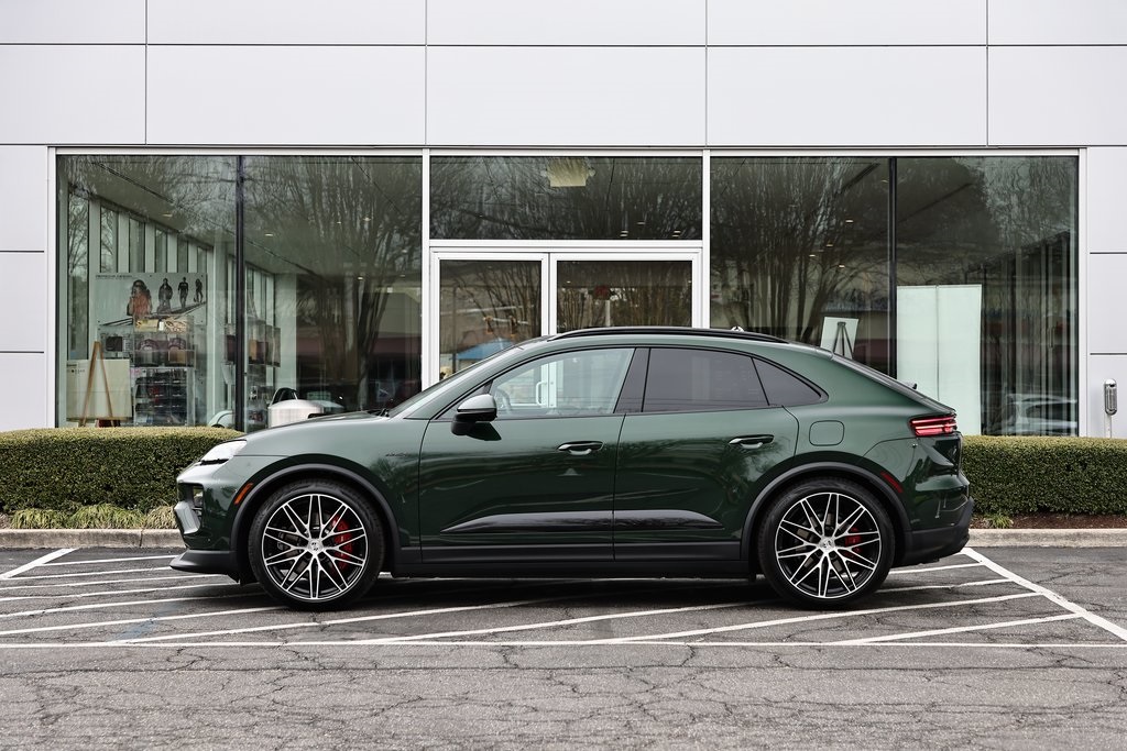 2025 Porsche Macan Electric photo 2