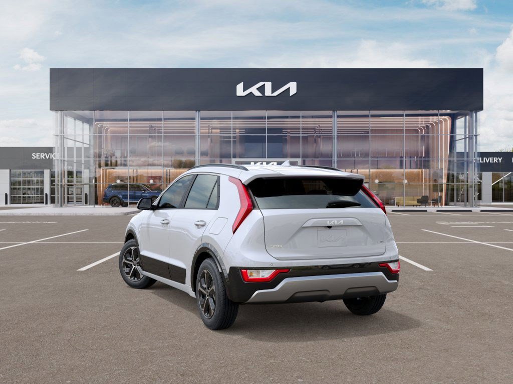 2025 Kia Niro SX photo 4