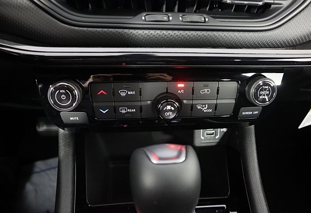 2025 Jeep Compass Latitude photo 14