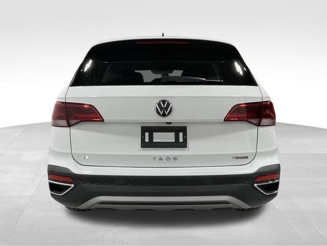 2022 Volkswagen Taos SE photo 3