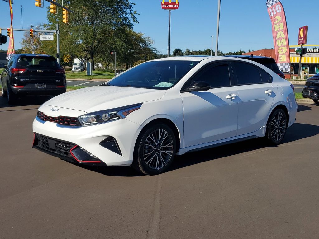2024 Kia Forte GT-Line photo 2