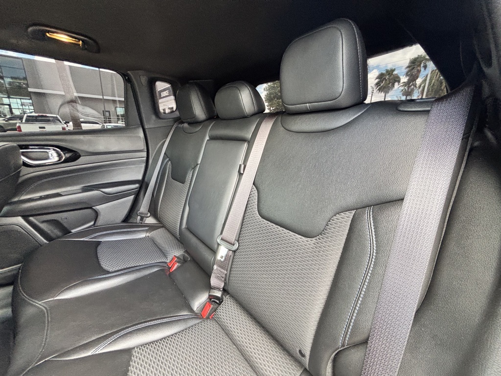 2025 Jeep Compass Latitude photo 9