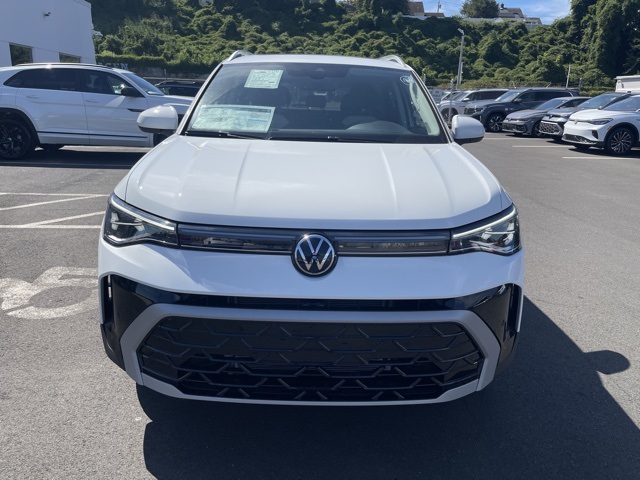 2025 Volkswagen Taos SEL photo 4