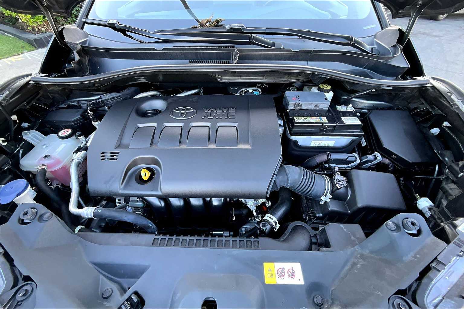 2022 Toyota C-HR XLE photo 31