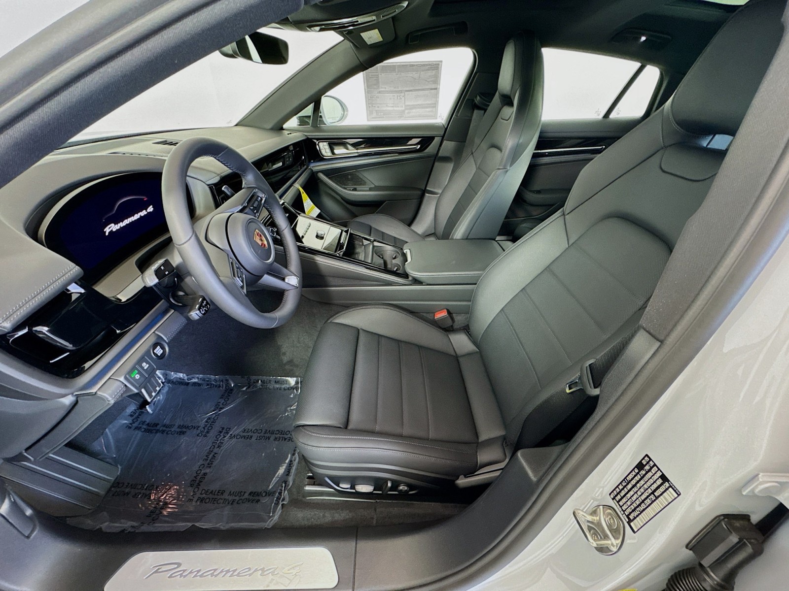2025 Porsche Panamera 4 photo 5