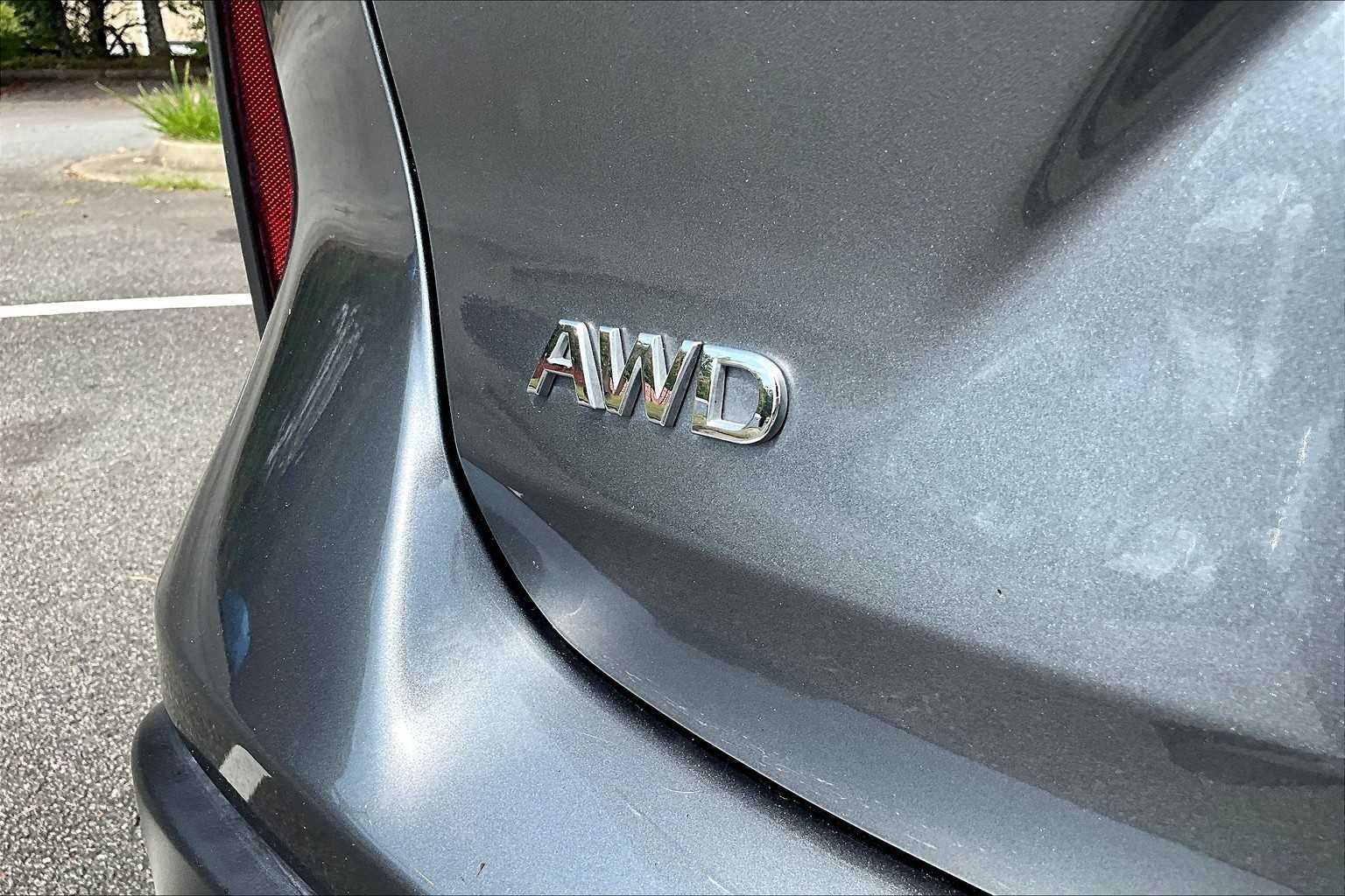 2024 Infiniti QX50 Luxe AWD photo 9