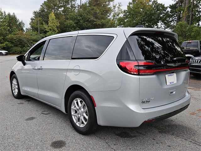 2026 Chrysler Pacifica photo 10
