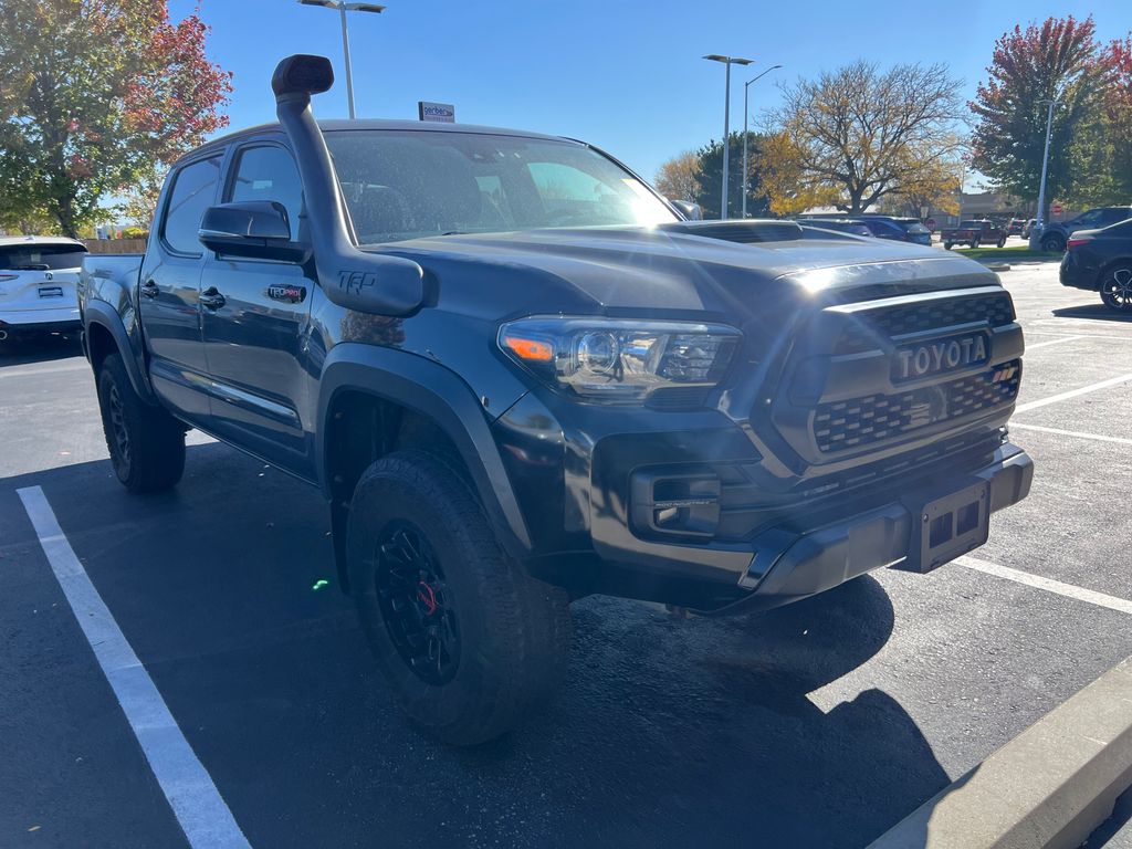 2019 Toyota Tacoma TRD Pro photo 2