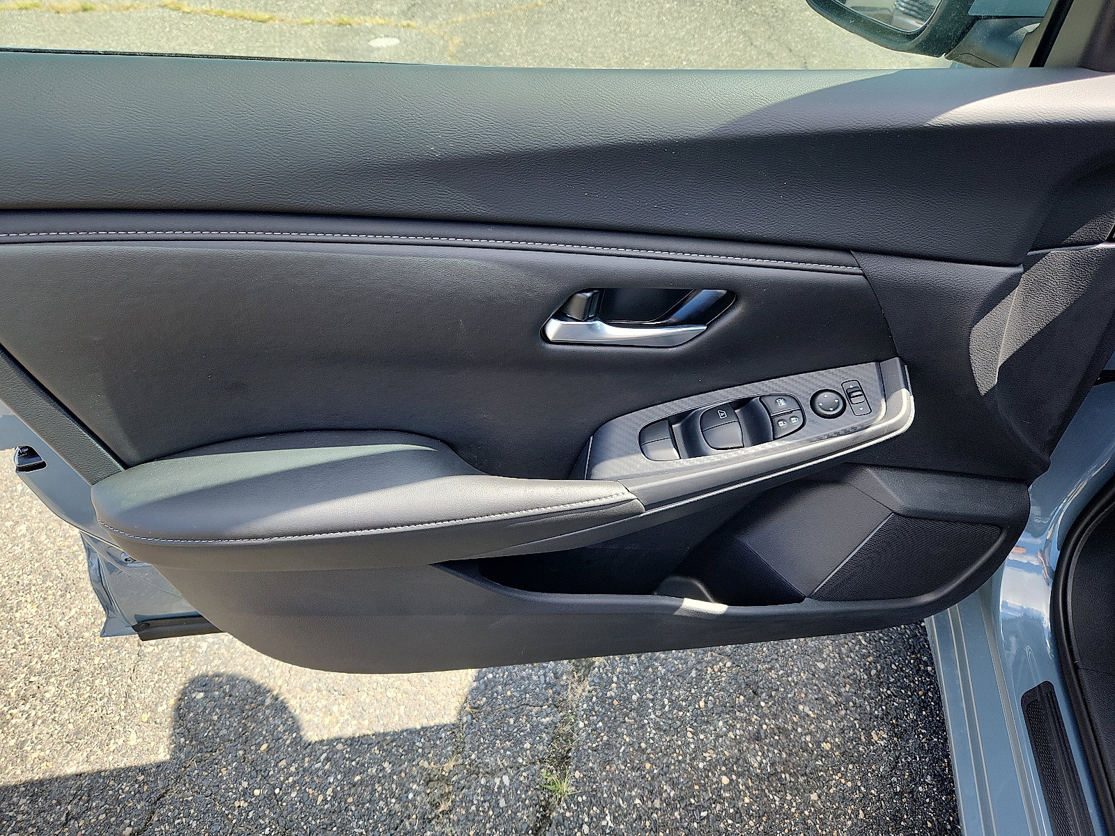 2025 Nissan Sentra SV photo 8