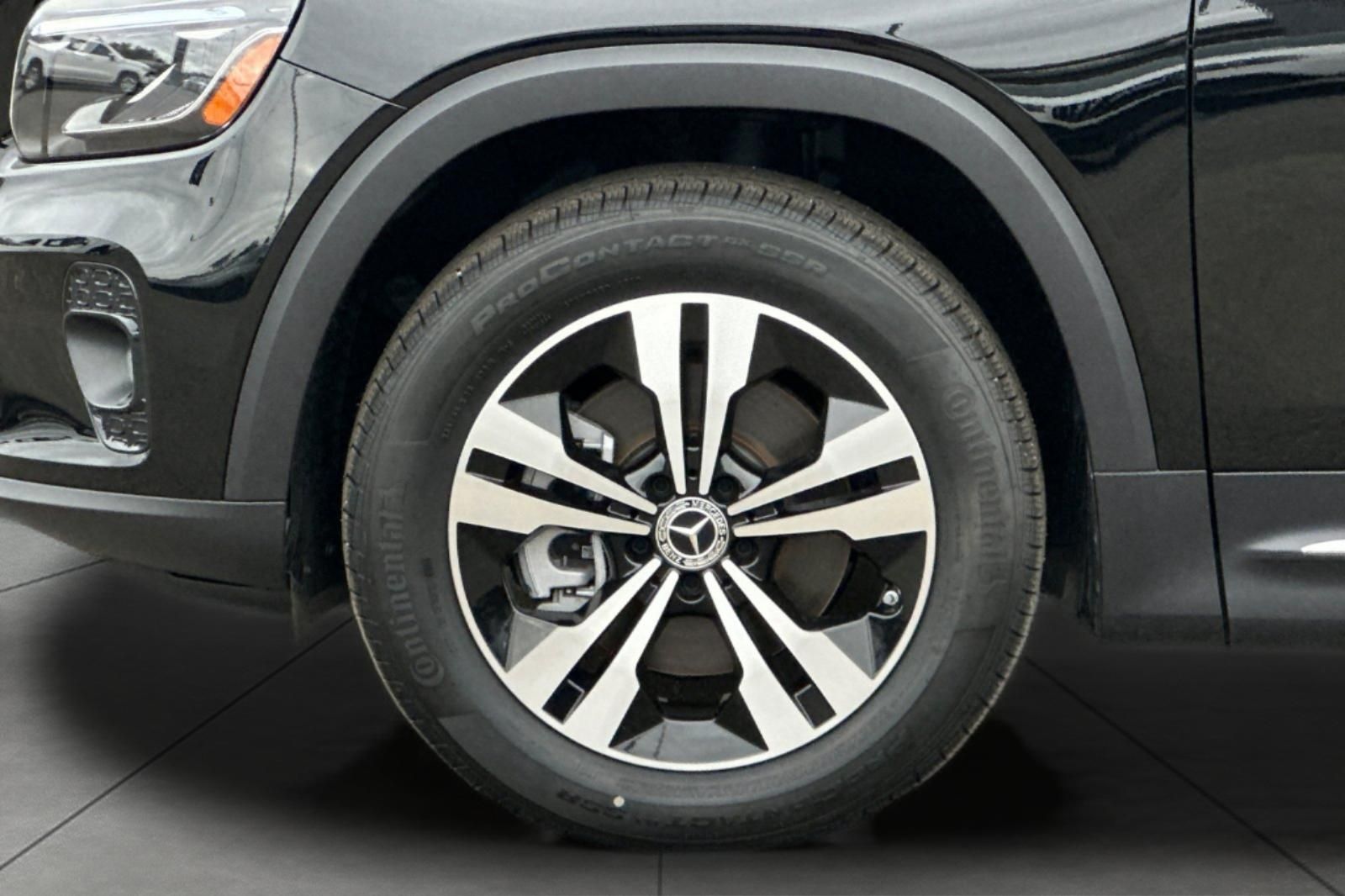 2025 Mercedes Benz GLB 250 photo 3
