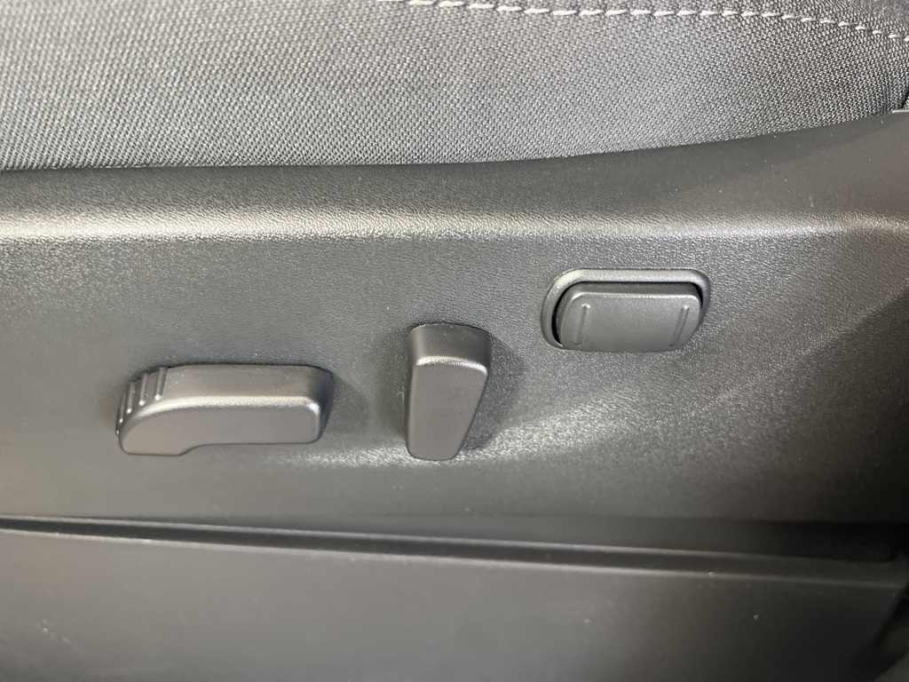 2025 Nissan Frontier SV photo 12