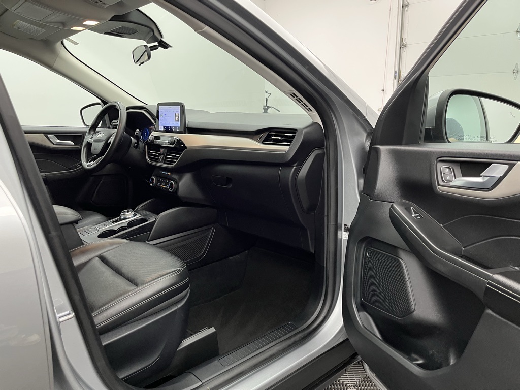 2022 Ford Escape SEL photo 23
