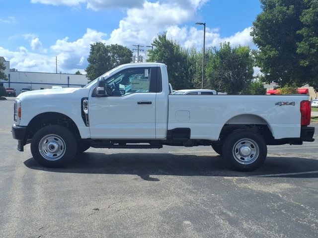 2026 Ford F-350 photo 2