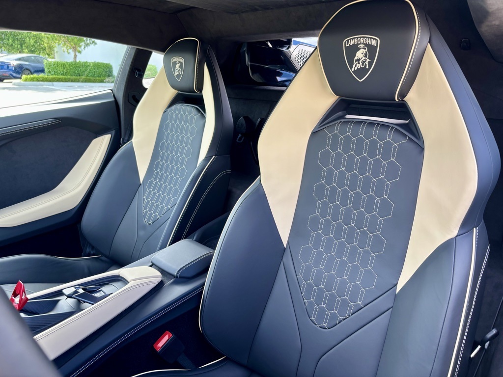 2024 Lamborghini Revuelto photo 22