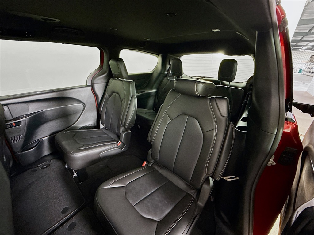 2025 Chrysler Pacifica photo 21