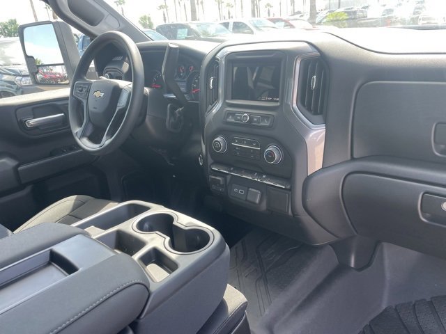 2026 Chevrolet Silverado 2500HD Custom photo 16