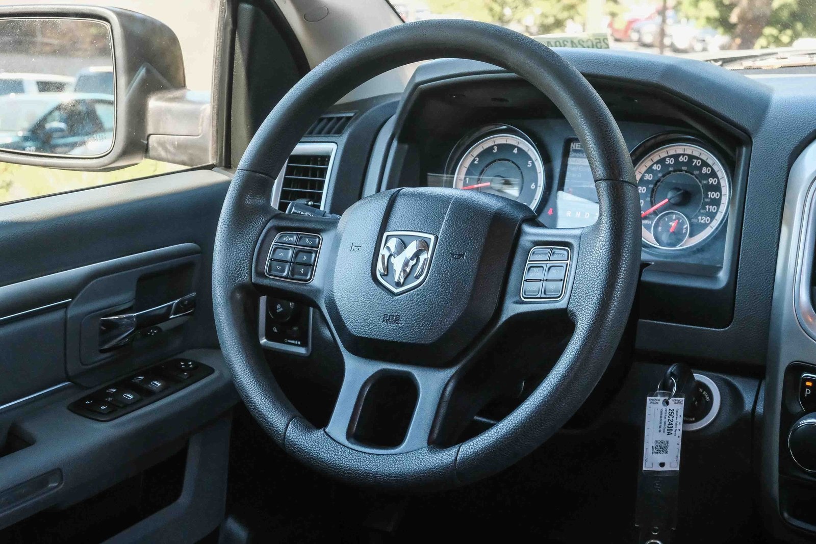 2019 Ram 1500 Classic Warlock photo 14