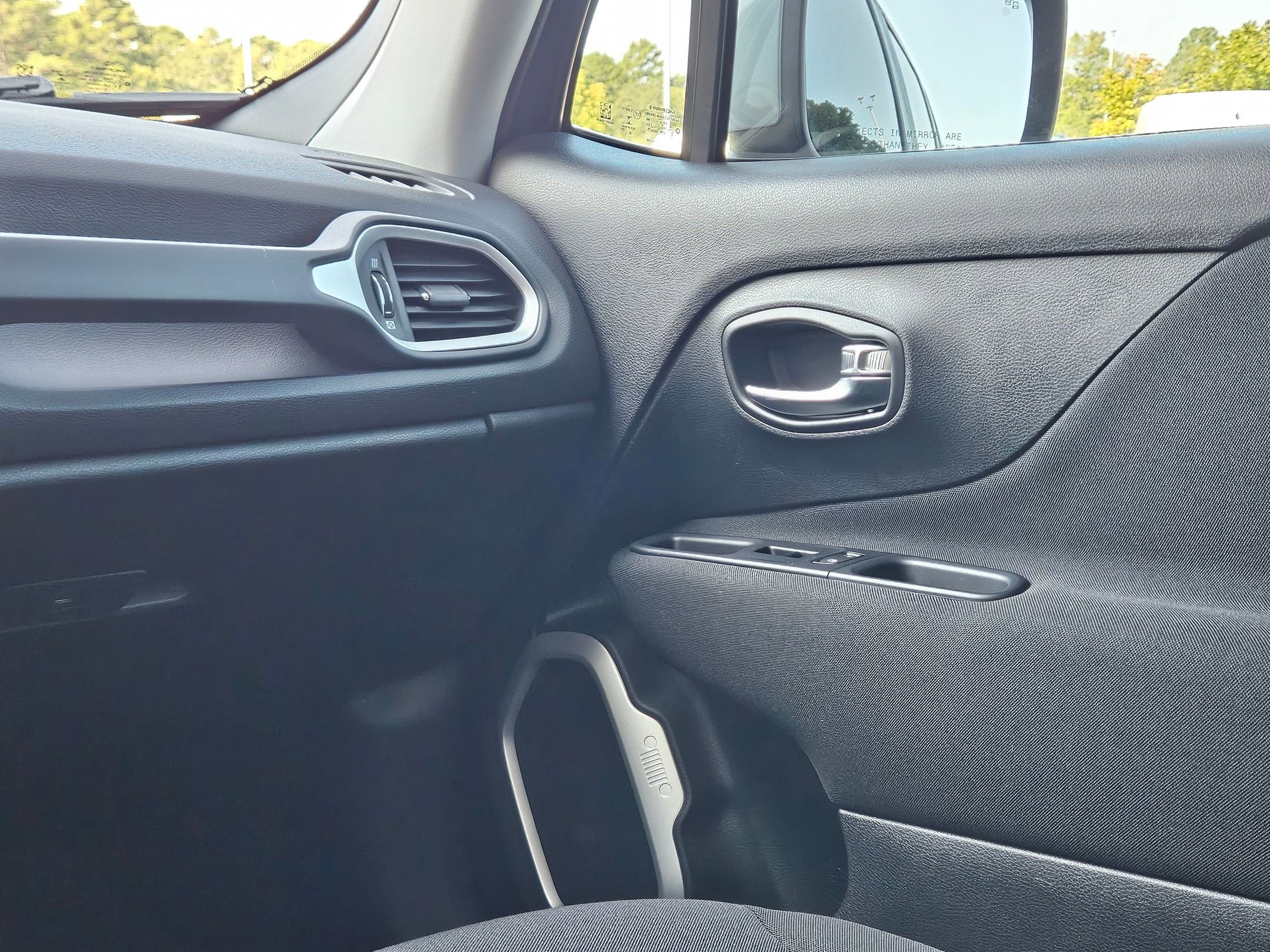2021 Jeep Renegade Latitude photo 4