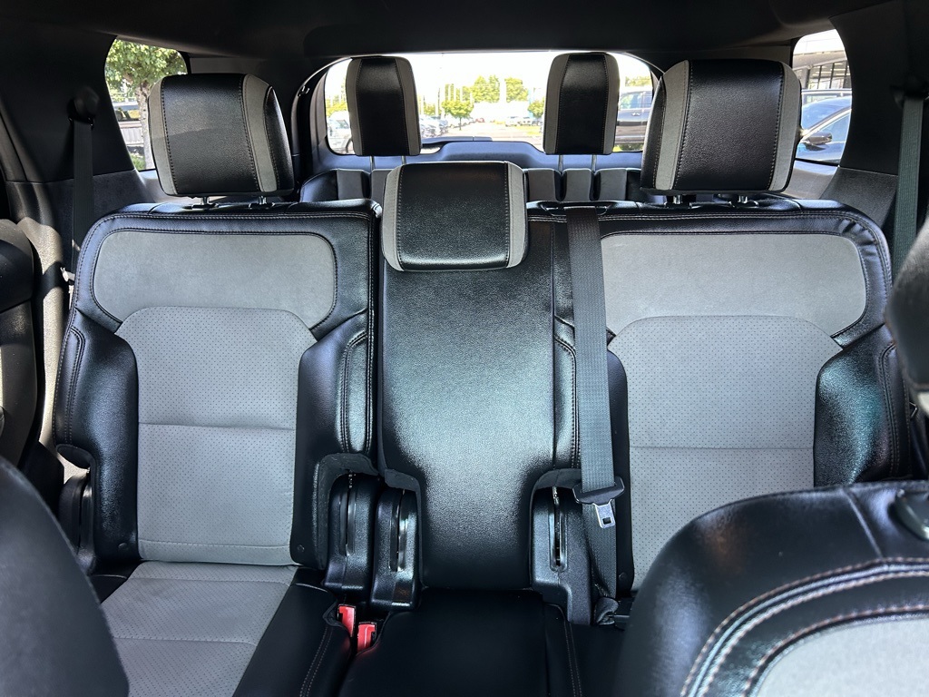 2017 Ford Explorer XLT photo 21