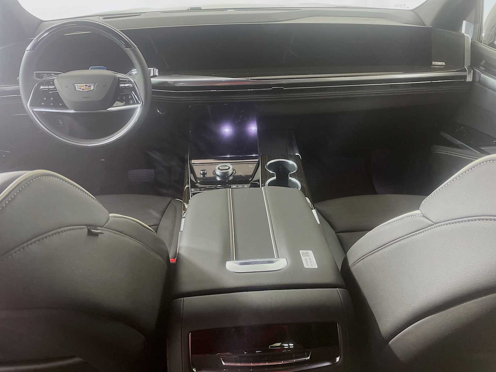 2026 Cadillac Escalade ESV Luxury photo 2