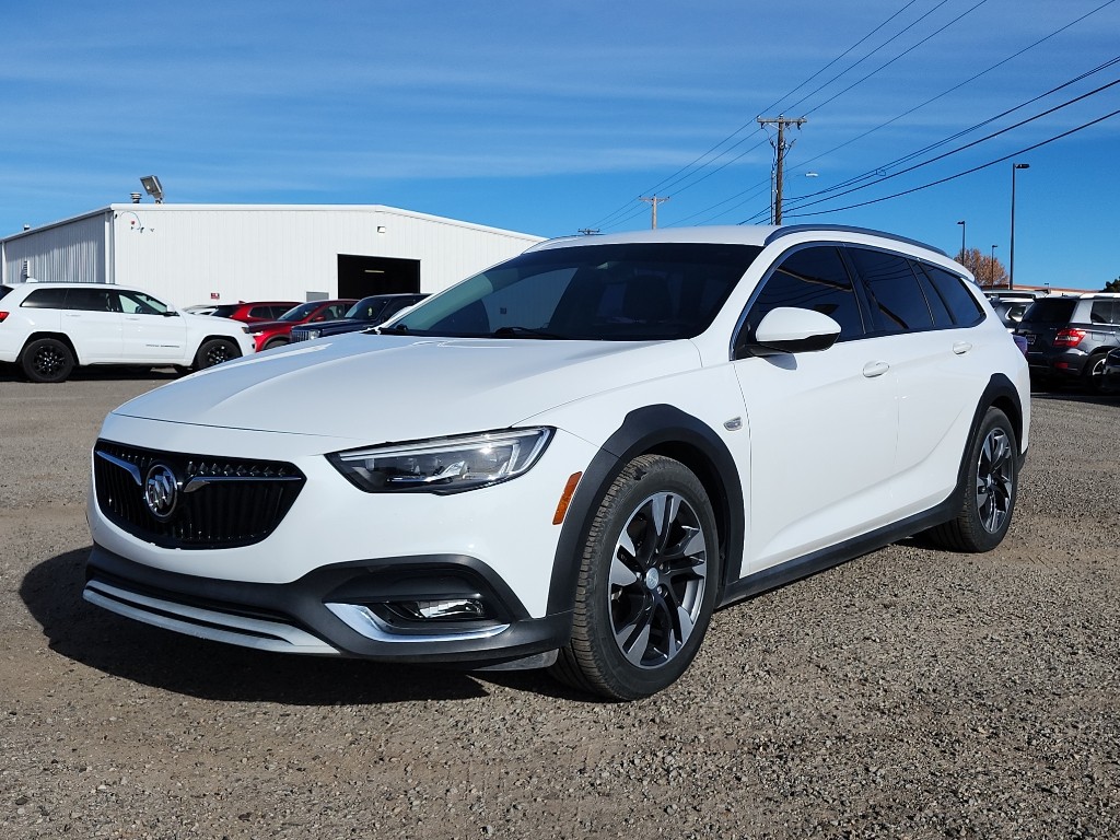 2019 Buick Regal TourX Essence's photo