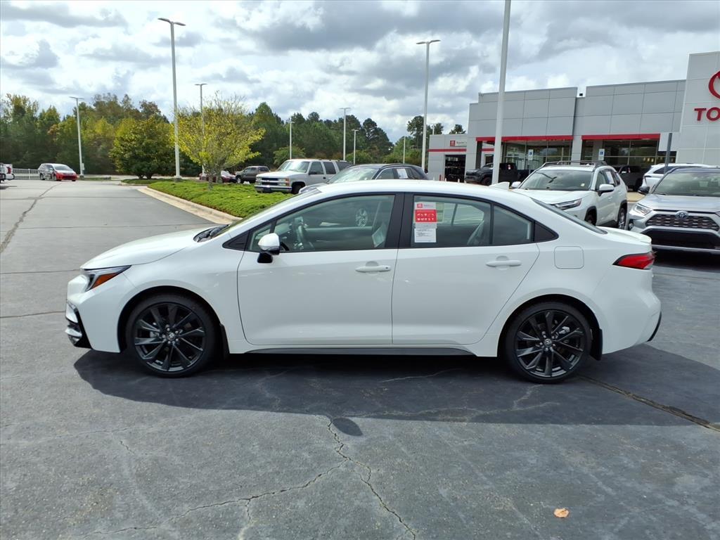 2026 Toyota Corolla SE photo 2