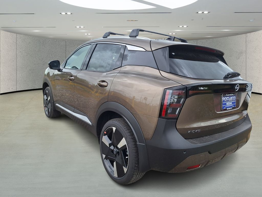 2026 Nissan Kicks SR photo 3