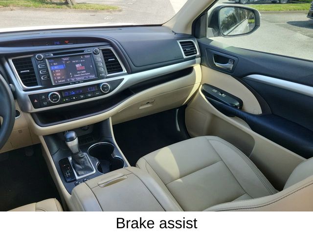 2016 Toyota Highlander XLE photo 12