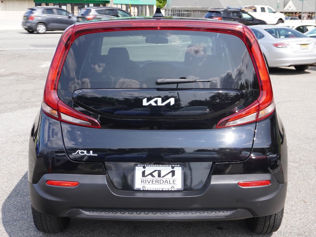 2022 Kia Soul LX photo 4