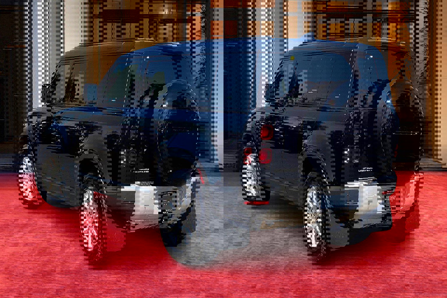 2025 Land Rover Defender 110 S photo 3