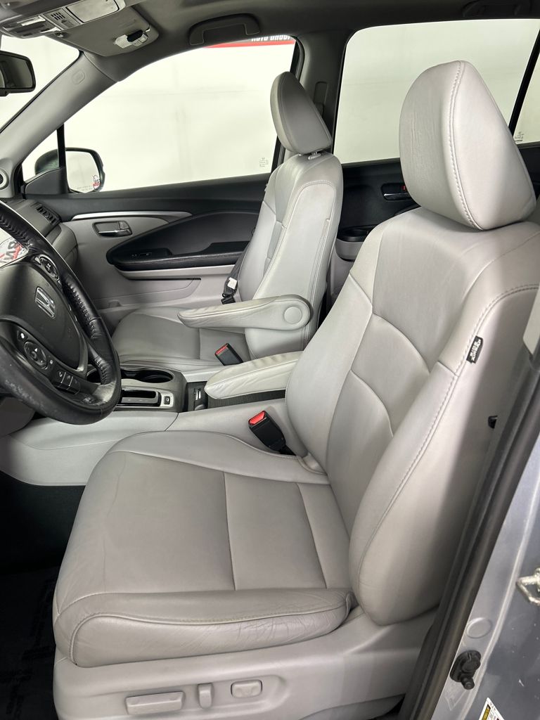 2017 Honda Pilot EX-L photo 4