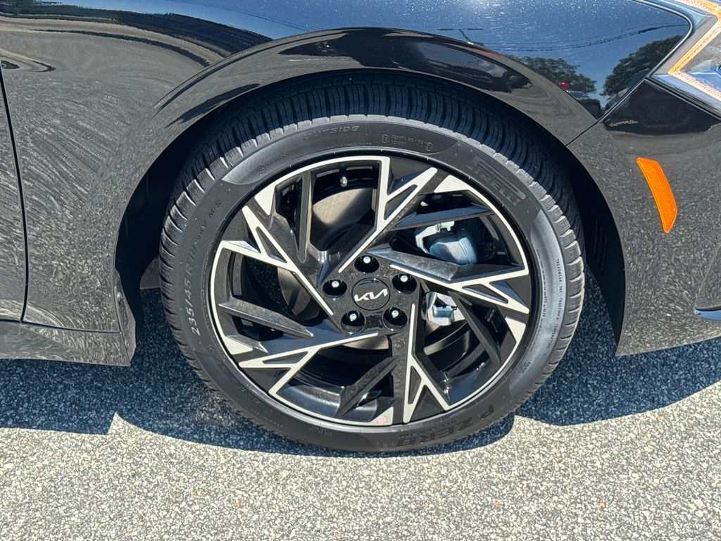 2025 Kia K5 GT-Line photo 12