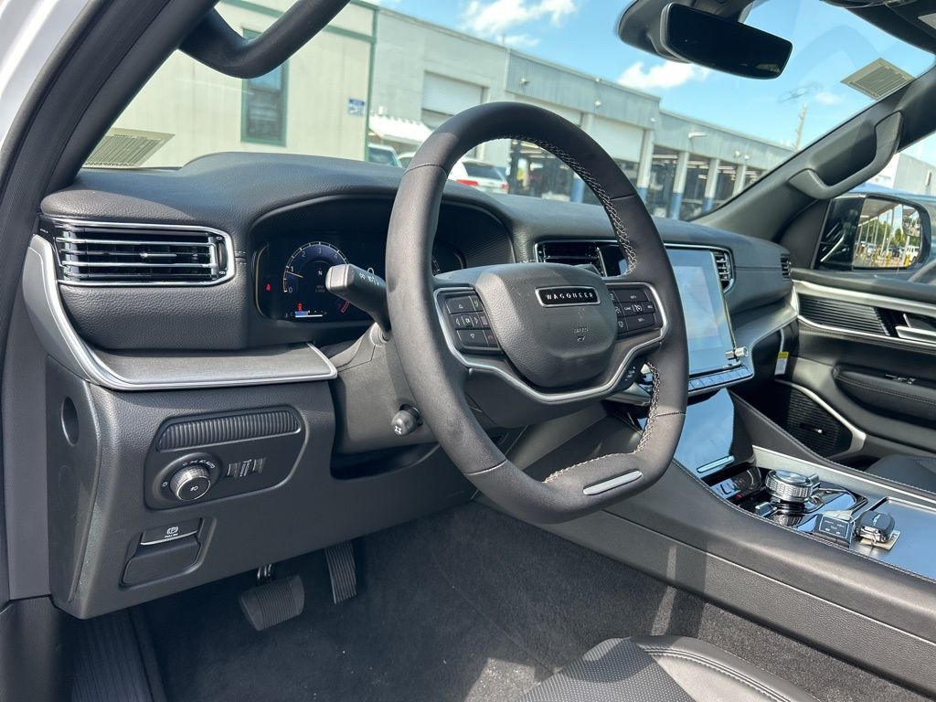 2025 Jeep Wagoneer Series II photo 10