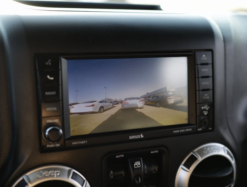 2016 Jeep Wrangler Unlimited Rubicon photo 15