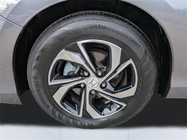 2017 Honda Accord LX photo 11