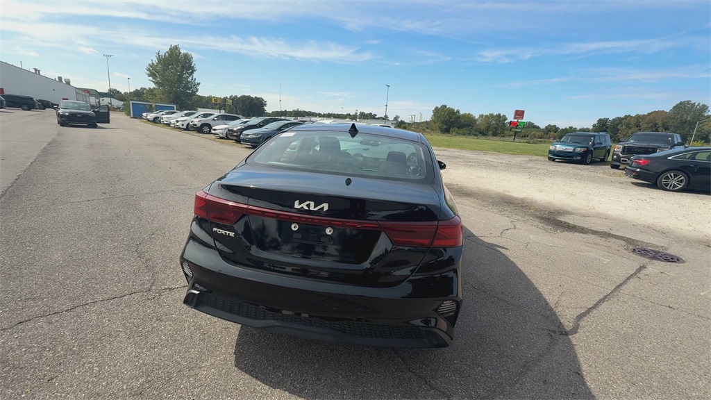 2023 Kia Forte LXS photo 8
