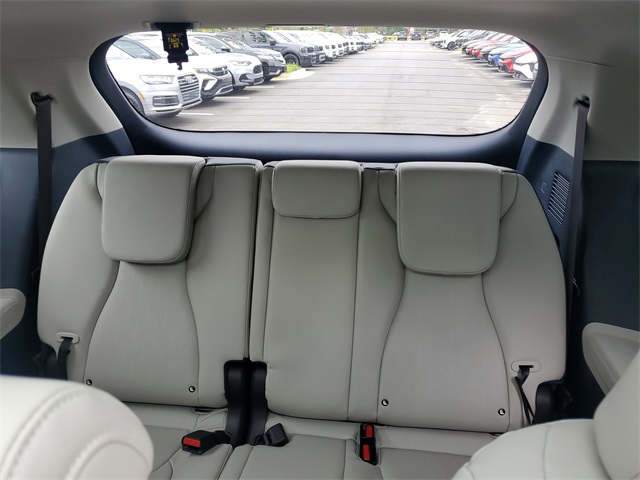 2026 Kia Carnival SX photo 7