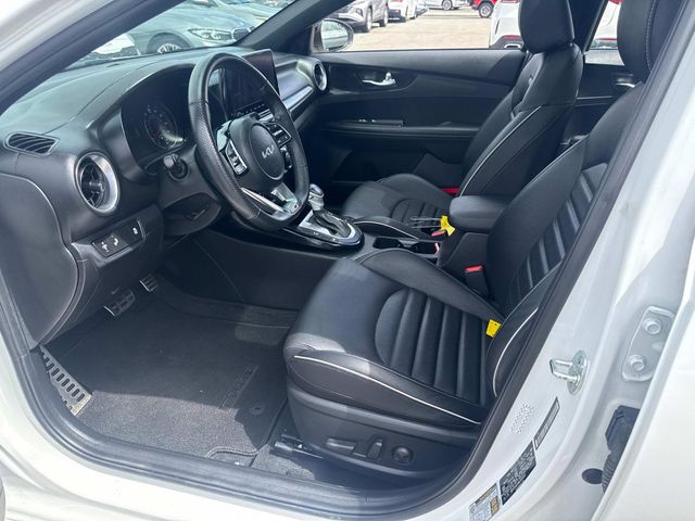 2022 Kia Forte GT-Line photo 17