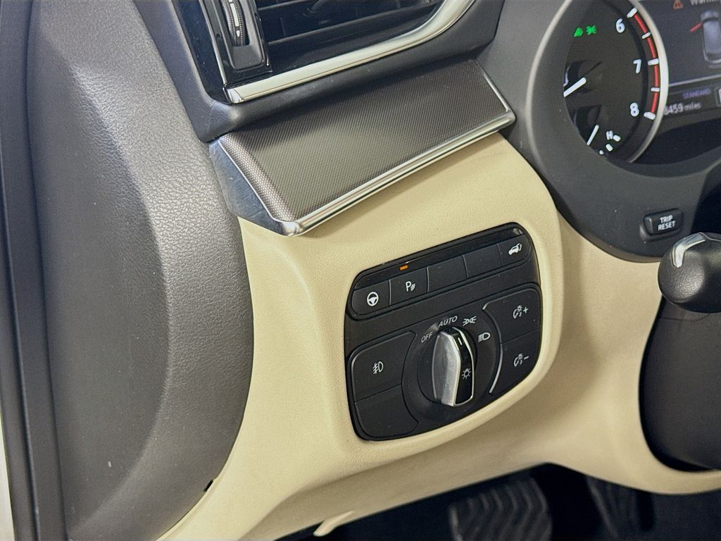 2022 Infiniti QX50 Luxe photo 8