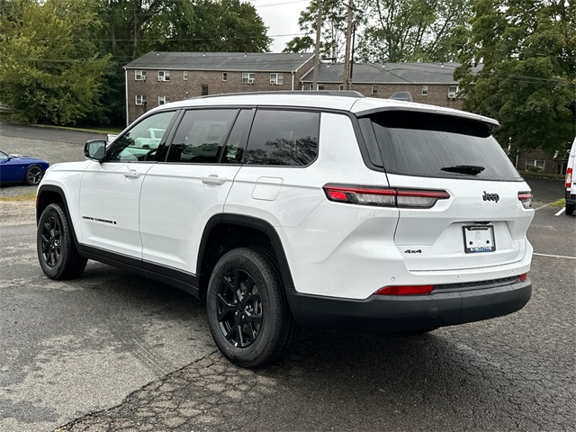 2025 Jeep Grand Cherokee Altitude X photo 2