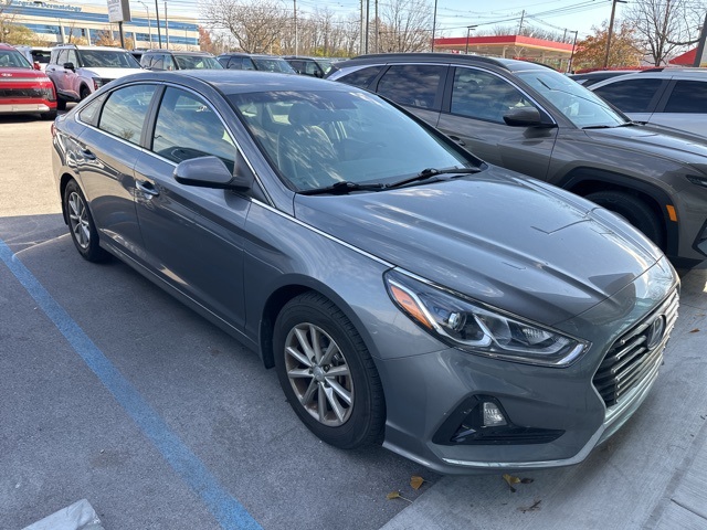 2019 Hyundai Sonata SE photo 2