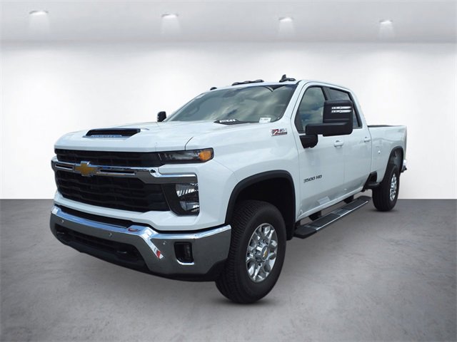 2025 Chevrolet Silverado 3500HD LT's photo