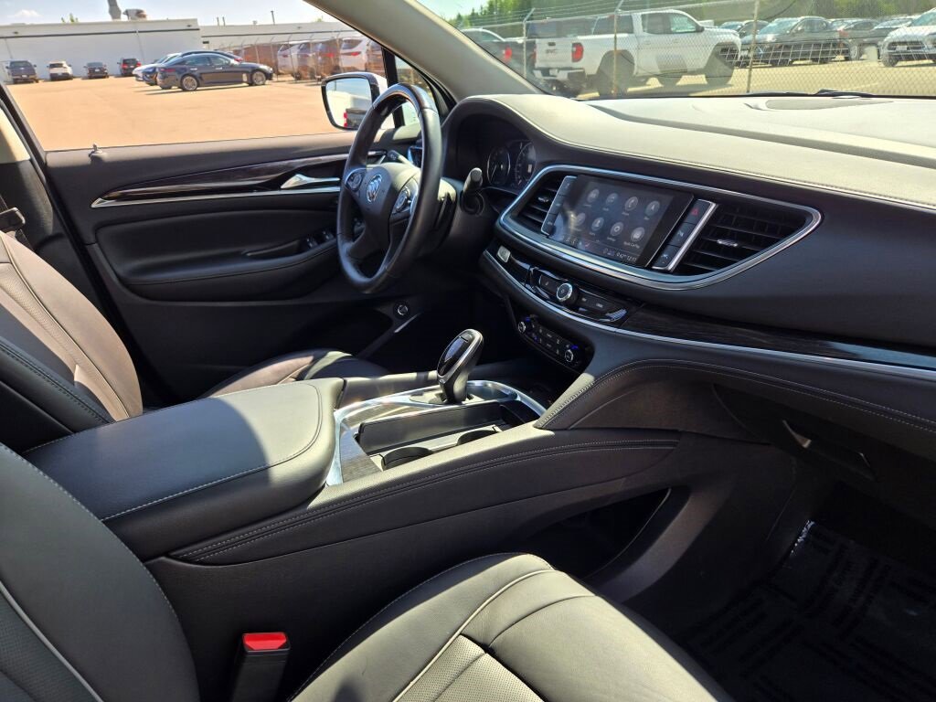 2021 Buick Enclave Avenir photo 3