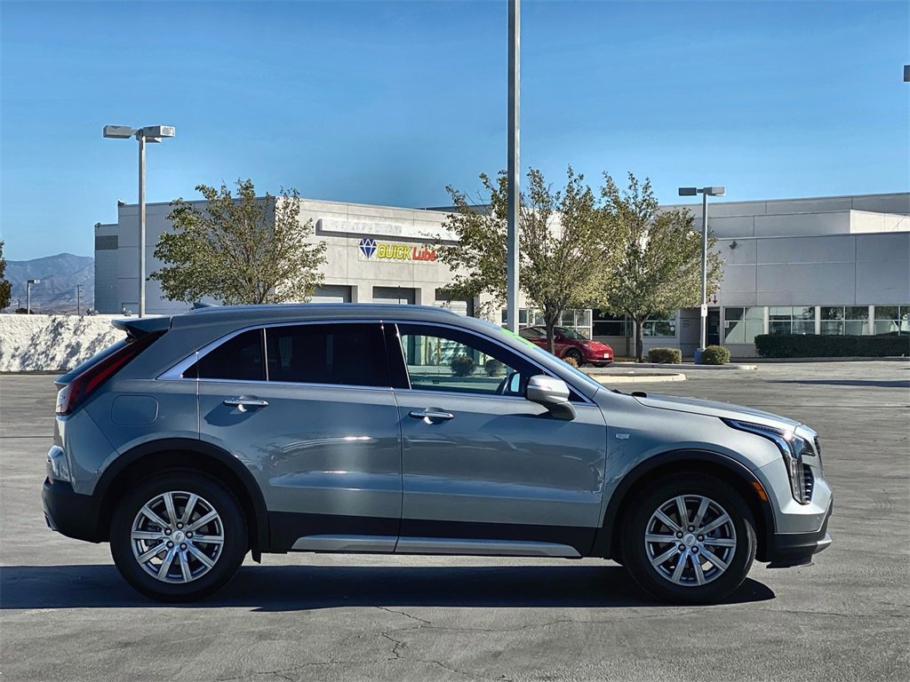 2023 Cadillac XT4 Premium Luxury photo 3