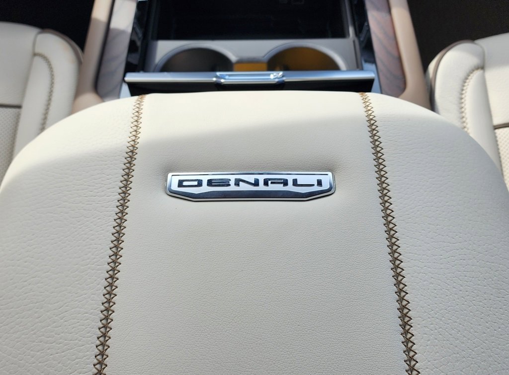 2026 Gmc Yukon Denali photo 35