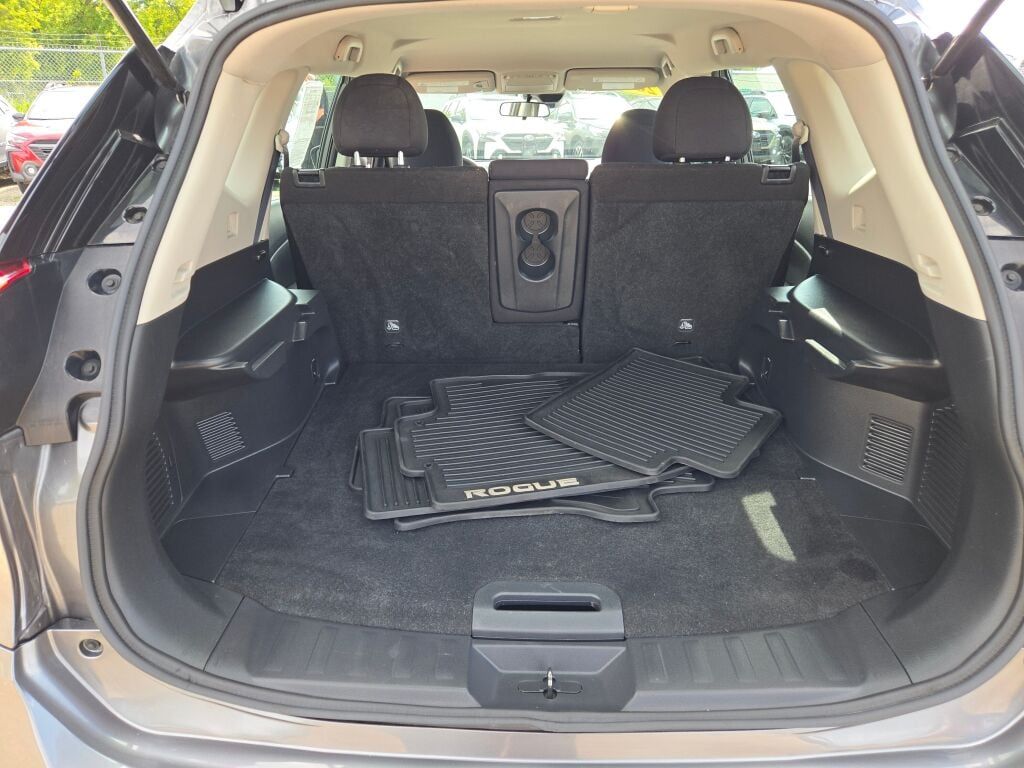 2020 Nissan Rogue S photo 14