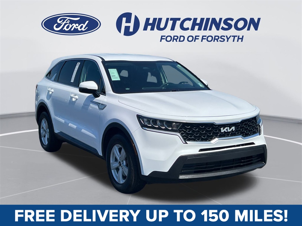 2022 Kia Sorento LX's photo