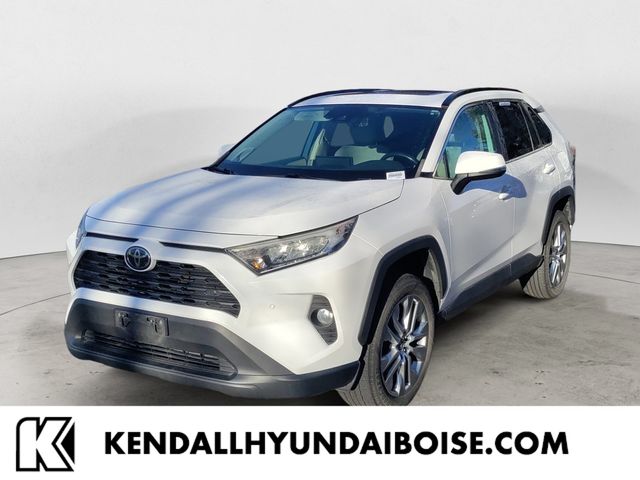 2019 Toyota RAV4 XLE Premium's photo
