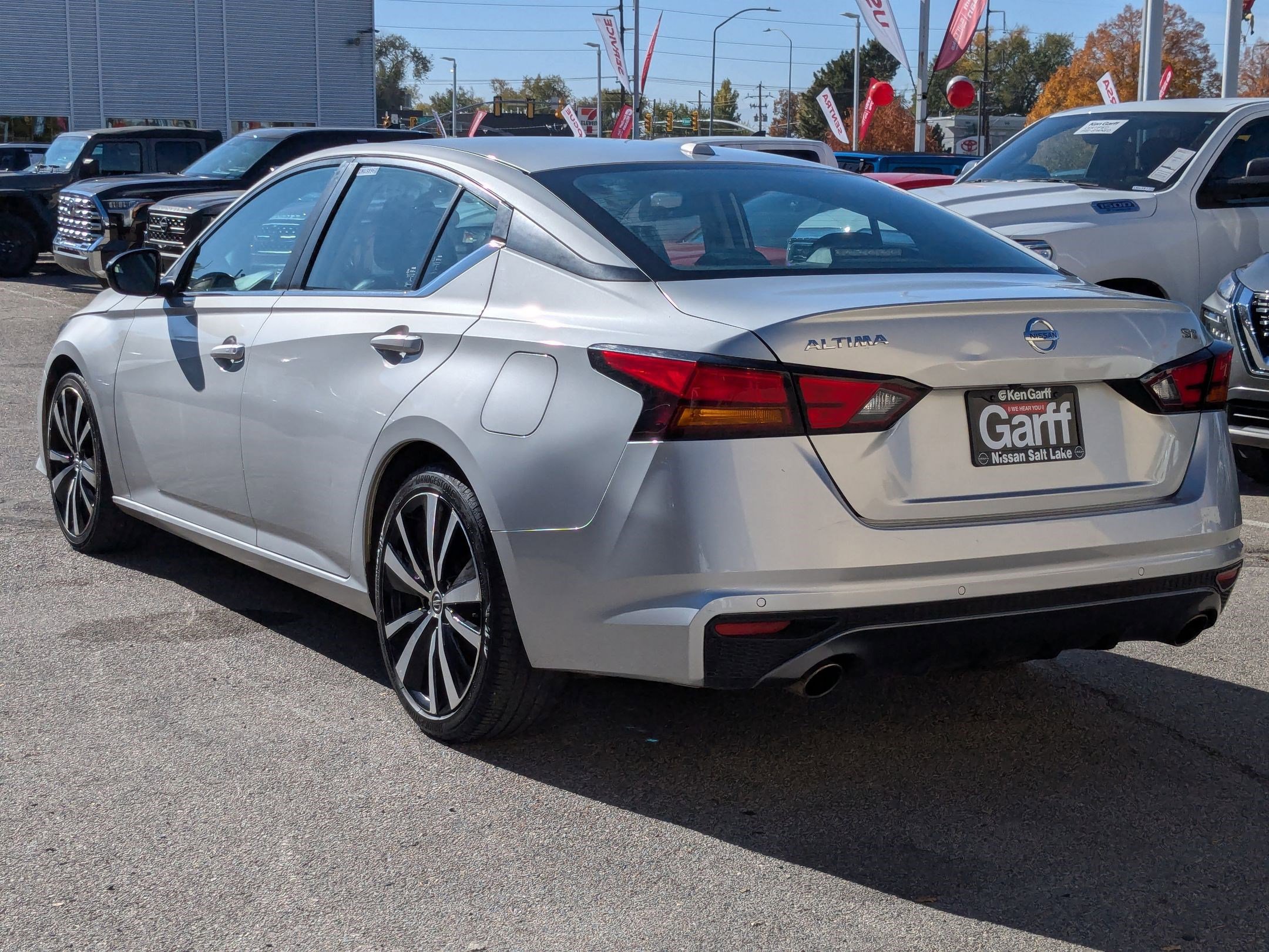 2021 Nissan Altima 2.5 SR photo 3