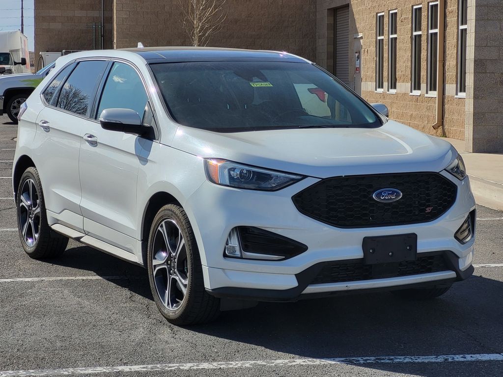 2020 Ford Edge ST photo 2